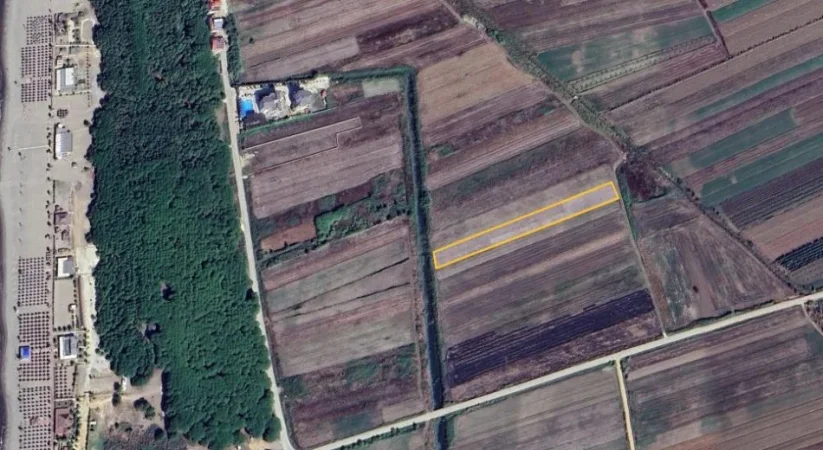 Spille, shitet truall ne bregdet , 2.800 m² 224.000 € (Spille,Kavaje)