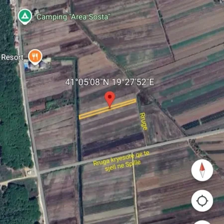 Spille, shitet truall ne bregdet , 2.800 m² 224.000 € (Spille,Kavaje)