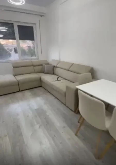 Tirane, jepet me qera apartament 2+1 Kati 2, 90 m² 650 € (AMERIKAN 3)
