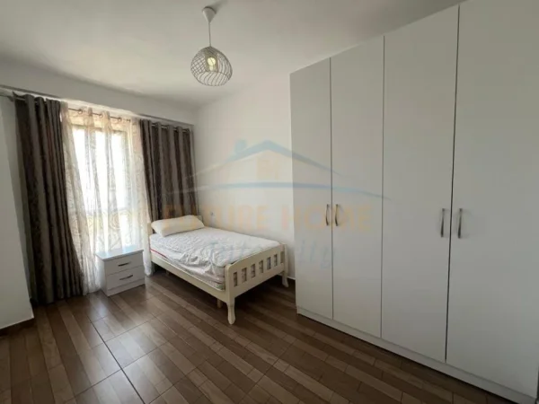 Tirane, jepet me qera apartament 2+1 Kati 9, 85 m² 500 € 