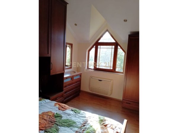 Tirane, jepet me qera apartament duplex 2+1 Kati 4, 146 m² 1.120 € (Edith Durhami)