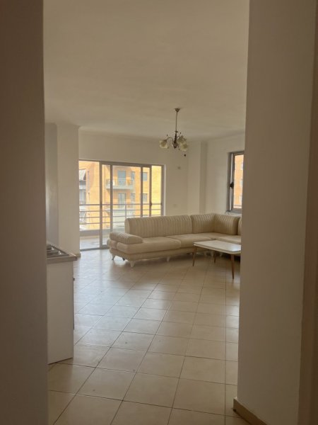 Tirane, jap me qera apartament 2+1+Ballkon Kati 5, 320 € (Prane gjimnazit Ibrahim Rugova)