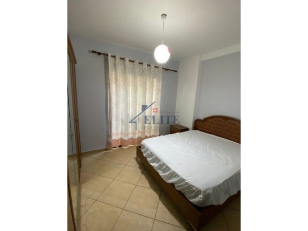 Tirane, jepet me qera apartament 1+1+Ballkon Kati 4, 110 m² 600 € (Fondacioni Leonore)