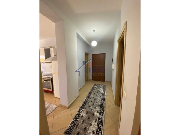 Tirane, jepet me qera apartament 1+1+Ballkon Kati 4, 110 m² 600 € (Fondacioni Leonore)