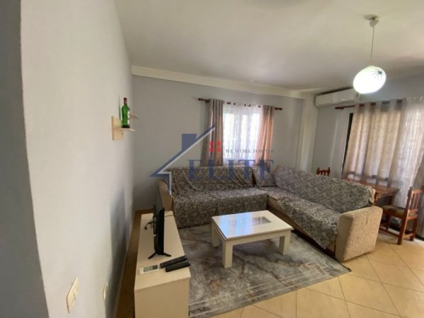 Tirane, jepet me qera apartament 1+1+Ballkon Kati 4, 110 m² 600 € (Fondacioni Leonore)