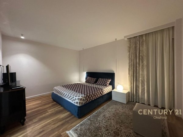 Tirane, jepet me qera apartament 2+1 Kati 11, 138 m² 1.800 € (Blloku)