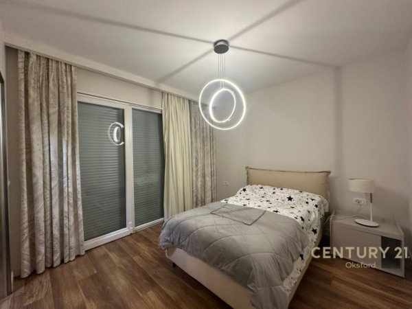 Tirane, jepet me qera apartament 2+1 Kati 11, 138 m² 1.800 € (Blloku)