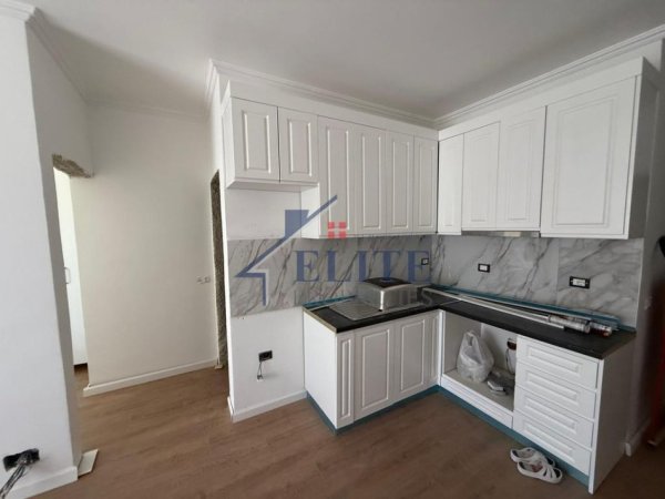 Tirane, jepet me qera apartament 1+1+Ballkon Kati 2, 55 m² 500 € (Kompleksi Magnet)