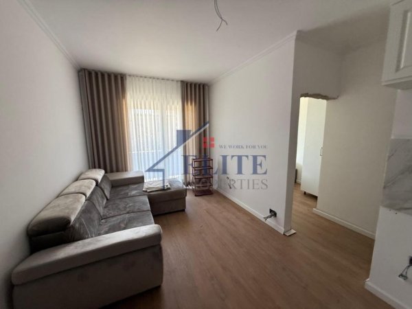 Tirane, jepet me qera apartament 1+1+Ballkon Kati 2, 55 m² 500 € (Kompleksi Magnet)