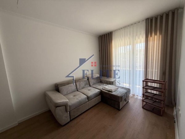 Tirane, jepet me qera apartament 1+1+Ballkon Kati 2, 55 m² 500 € (Kompleksi Magnet)