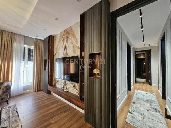 Tirane, jepet me qera apartament 2+1 Kati 2, 106 m² 1.300 € (Teg)