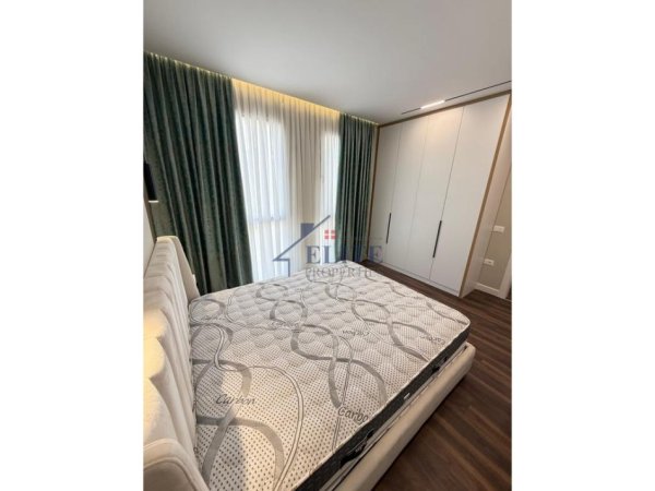 Tirane, jepet me qera apartament 2+1+Ballkon Kati 3, 100 m² 1.000 € (Ish Fusha e Aviacionit)