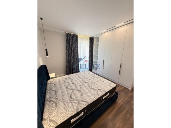 Tirane, jepet me qera apartament 2+1+Ballkon Kati 3, 100 m² 1.000 € (Ish Fusha e Aviacionit)
