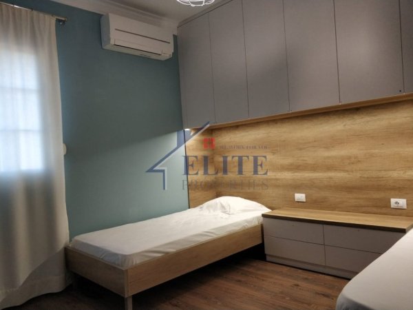 Tirane, jepet me qera apartament 2+1+Ballkon Kati 2, 110 m² 1.100 € (Myslym Shyri)