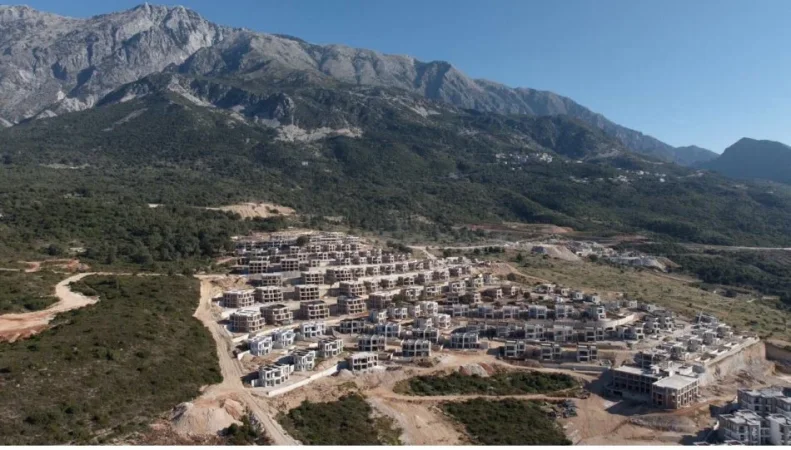 Dhermi - Palase, shitet Vile 3+1+Ballkon Kati 2, 258 m² 930.000 € (San Nicolas)