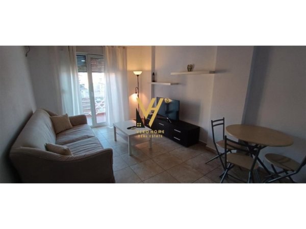 Tirane, jepet me qera apartament Kati 5, 80 m² 500 € (MOZAIKU I TIRANES , 21 DHJETORI)