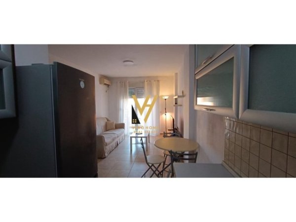 Tirane, jepet me qera apartament Kati 5, 80 m² 500 € (MOZAIKU I TIRANES , 21 DHJETORI)