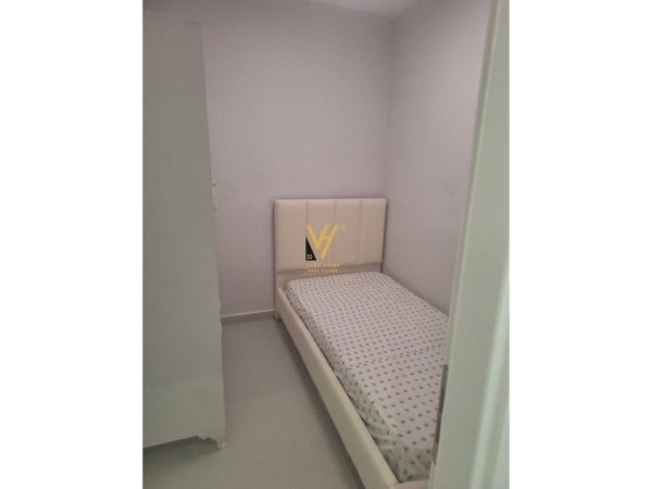 Tirane, jepet me qera apartament 1+1+Aneks+Ballkon Kati 1, 70 m² 600 € (ISH PARKU AUTOBUZAVE)