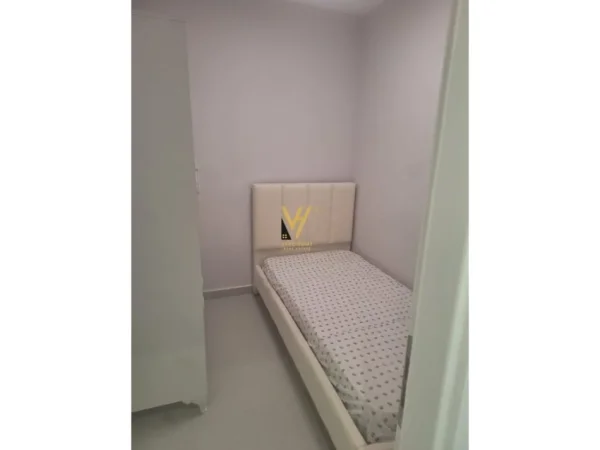 Tirane, jepet me qera apartament 1+1+Aneks+Ballkon Kati 1, 70 m² 600 € (ISH PARKU AUTOBUZAVE)