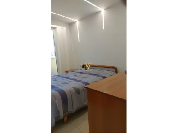 Tirane, jepet me qera apartament 1+1+Aneks+Ballkon Kati 9, 75 m² 600 € (RRUGA FERIT XHAJKO)