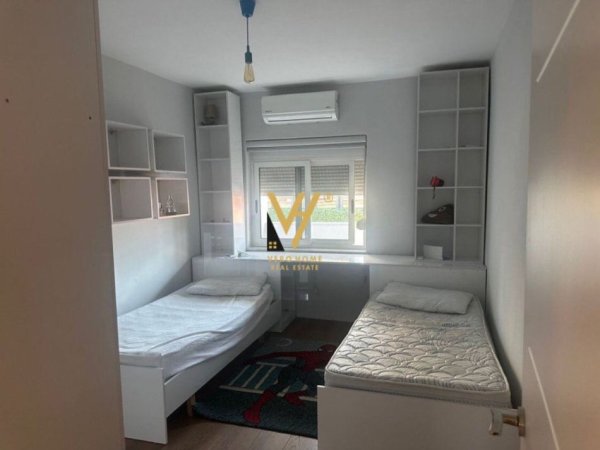 Tirane, jepet me qera apartament 3+1+Aneks+Ballkon Kati 4, 130 m² 800 € (RRUGA E DURRESIT)