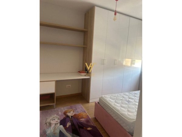 Tirane, jepet me qera apartament 3+1+Aneks+Ballkon Kati 4, 130 m² 800 € (RRUGA E DURRESIT)