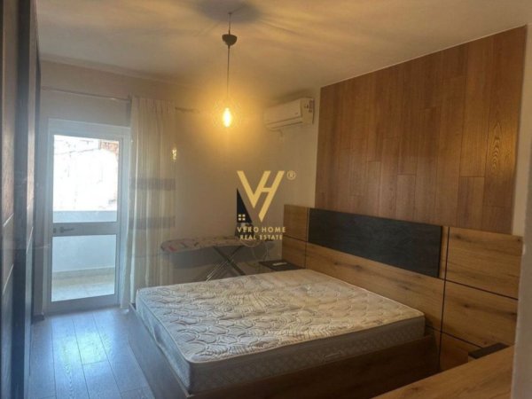 Tirane, jepet me qera apartament 3+1+Aneks+Ballkon Kati 4, 130 m² 800 € (RRUGA E DURRESIT)