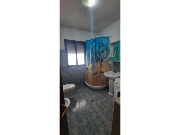 Tirane, jepet me qera Vile 2+1+Aneks+Ballkon Kati 3, 130 m² 500 € (QYTETI I STUDENTIT)