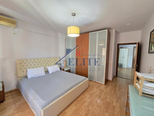 Tirane, jepet me qera apartament 2+1+Ballkon Kati 10, 100 m² 800 € (Komuna e Parisit)