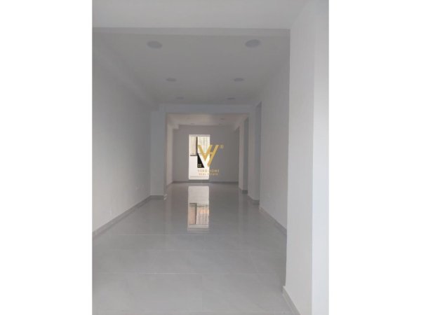 Tirane, shitet dyqan Kati 0, 65 m² 570.000 € (RRUGA E KAVAJES)