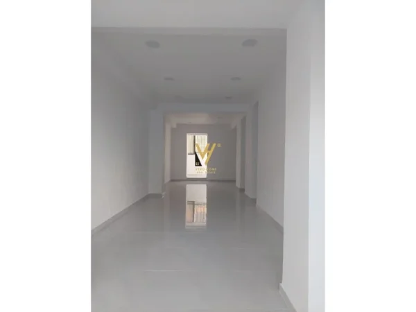 Tirane, shitet dyqan Kati 0, 65 m² 570.000 € (RRUGA E KAVAJES)