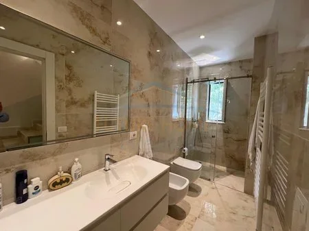 Gjiri Lalezit | Hamallaj, shitet Vile 5+1 , 280 m² 87.000.000 € 