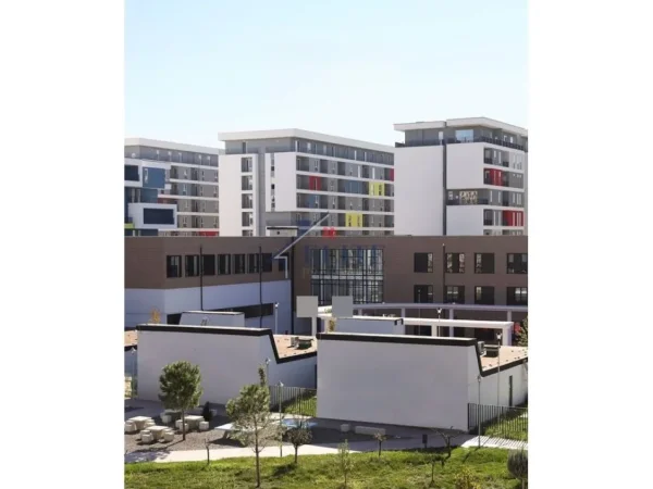 Tirane, shitet apartament 2+1+Ballkon Kati 2, 92 m² 89.690 € (Univers City)