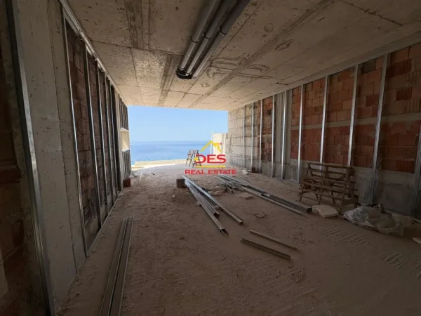 Vlore, shitet 3+1+Ballkon Kati 0, 196 m² 985.000 € (Palasë, Dhërmi, Vlorë)