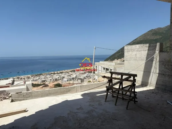 Vlore, shitet 3+1+Ballkon Kati 0, 196 m² 985.000 € (Palasë, Dhërmi, Vlorë)