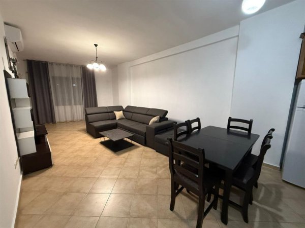 Tirane, jepet me qera apartament 1+1 Kati 1, 70 m² 390 € (Pallatet Cabej Yzberisht)