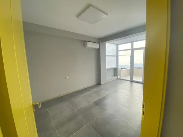 Tirane, jepet me qera zyre Kati 6, 100 m² 500 € (rruga e elbasanit)