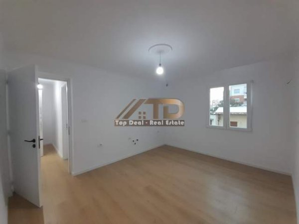 Tirane, shitet apartament 1+1+BLK Kati 4, 53 m² 92.000 Euro (Pazari i Ri)