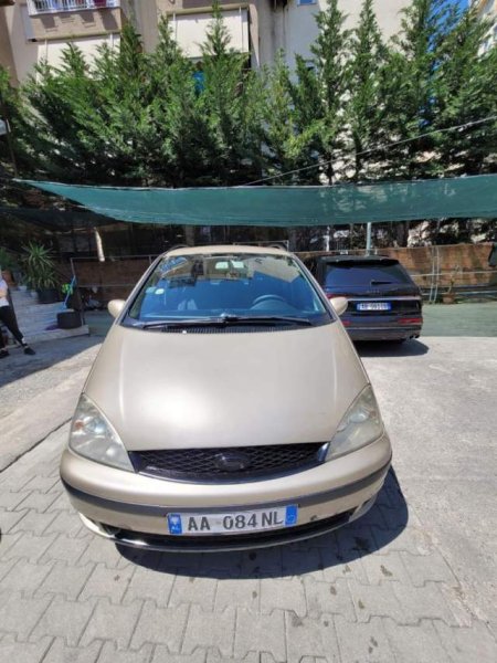 Tirane, shitet makine Ford Galaxy Viti 2001, 2.300 Euro