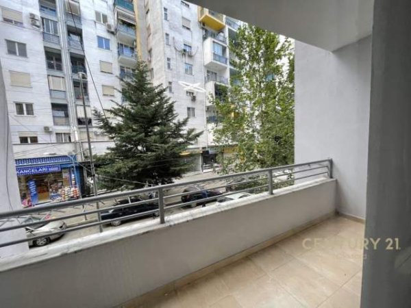 Tirane, jepet me qera apartament 2+1 Kati 1, 103 m² 400 Euro (Yzberisht Tirane)