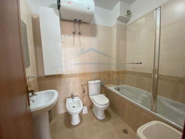 Tirane, jepet me qera apartament 2+1 Kati 10, 88 m² 600 Euro