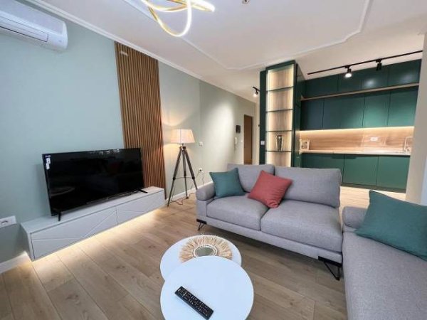 Tirane, jepet me qera apartament 2+1+BLK Kati 4, 110 m² 900 Euro (KOMUNA E PARISIT)