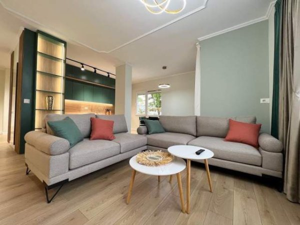 Tirane, jepet me qera apartament 2+1+BLK Kati 4, 110 m² 900 Euro (KOMUNA E PARISIT)