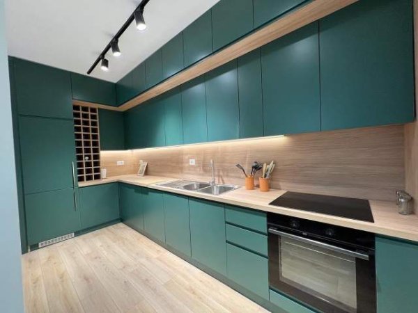 Tirane, jepet me qera apartament 2+1+BLK Kati 4, 110 m² 900 Euro (KOMUNA E PARISIT)