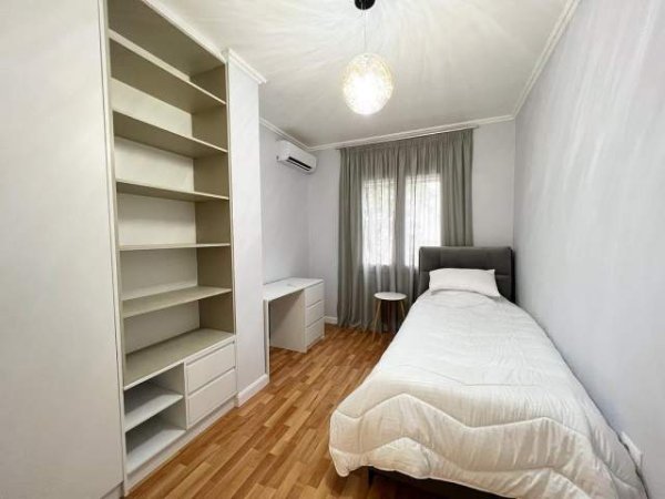 Tirane, jepet me qera apartament 2+1+BLK Kati 4, 110 m² 900 Euro (KOMUNA E PARISIT)