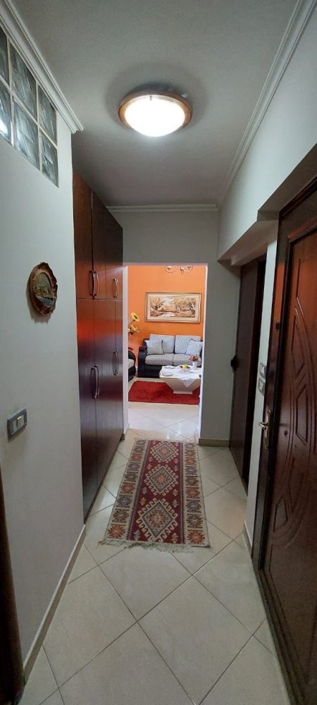 Tirane, shitet apartament 2+1 Kati 5, 77 m² 70.000 Euro (Xhamllik)