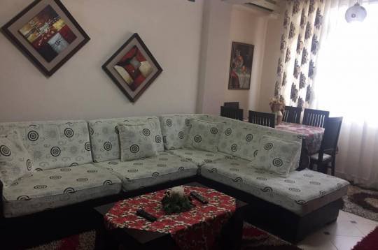 Tirane, jepet me qera apartament 2+1+BLK Kati 4, 75 m² 35.000 Leke