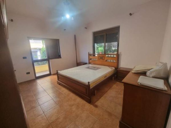 Tirane, jepet me qera apartament 2+1 Kati 2, 150 m² 400 Euro (Rruga e Dibres)