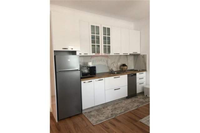 Tirane, jepet me qera apartament 1+1+A+BLK Kati 3, 75 m² 450 Euro (Rruga Barrikadave)