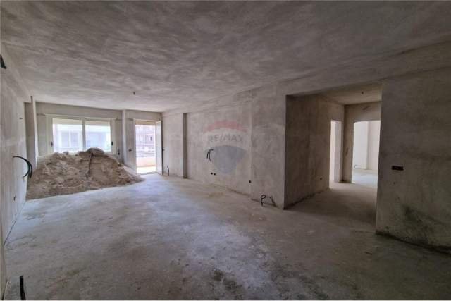 Vlore, shitet apartament 2+1+BLK Kati 3, 133 m² 1.080 Euro/m2 (Lungomare)